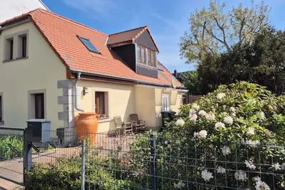 Image de House by the lake