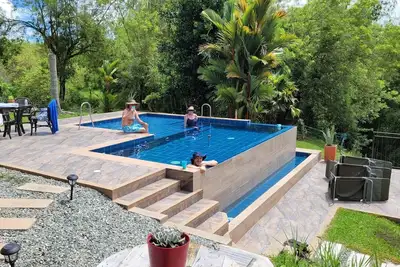 Image de Finca La María: piscina infinita, jacuzzi y aves cerca de Armenia