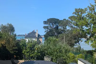 Image de luxe et design dans un gîte insolite au bord de mer. La Providence