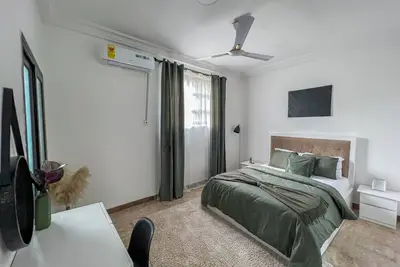 Image de Cozy minimal suite 1-bedroom apartment with Ac, WiFi in serene Accra
