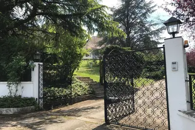 Image de Propriété de caractère dans parc - Piscine - Vue panoramique