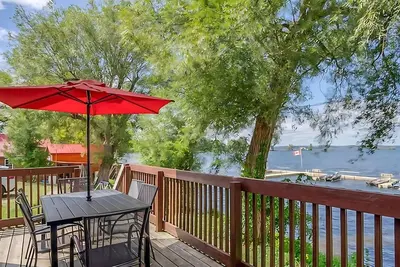 Image de Sandy Shore Cottages. 2-bedroom lake front cottage, Sauna, Heated pool