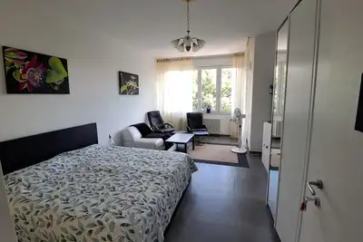 Image de Spacious, quietly located apartment with 3 bedrooms, eat-in kitchen and balcony,