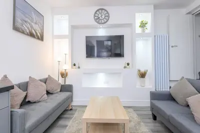 Image de Large & Homely Retreat in Leeds | Pass the Keys