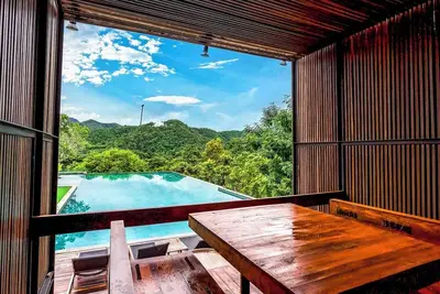 Image de Luxury Suite at 5-Star Scenic Resort & Escape