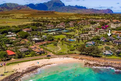 Image de Beautiful ocean view Poipu 7 brs for 17! 60 yards to Beach!