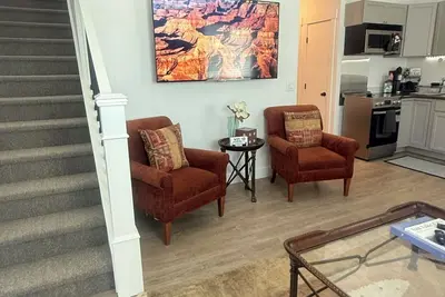 Image de Quiet secluded neighborhood quick freeway access canyons shopping entertainment