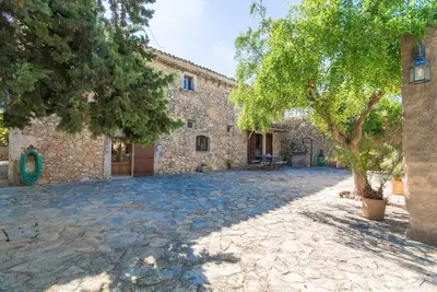 Image de Es Rafal avec vue sur la montagne