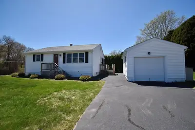 Image de Misquamicut Fire District | Walking Distance to the Beach | Parking Pass included
