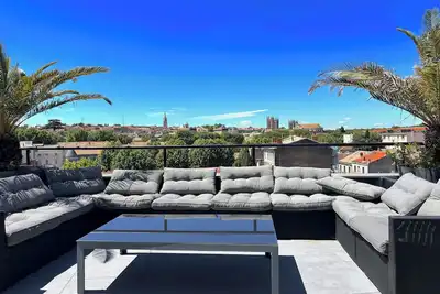 Terrasse Panoramique 60m2- Vue exceptionnelle -120m2. 3 Ch + 3 Sdb + 3 Canapés