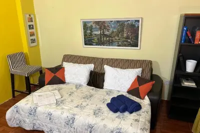 Image de Easy access in minutes to Central Town! \nFamily friendly area! Hub of transport