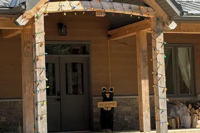 Image de Pampered Bear's Den-Delightful Forest retreat located close to Georgian Bay