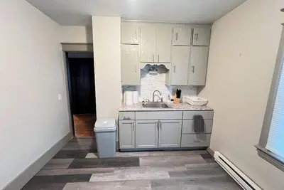 Image de Spacious 4-bedroom apartment in cool Rochester with Ac, WiFi, and Onsite Laundry