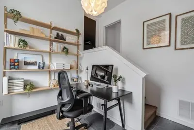 Image de Modern Comfort: Home Theater Edition