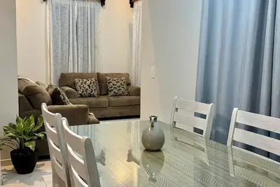 Image de 2-bedroom house in charming San Pedro Sula with Ac, WiFi. Private House Valencia