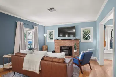 Image de Contemporary craftsman-style home