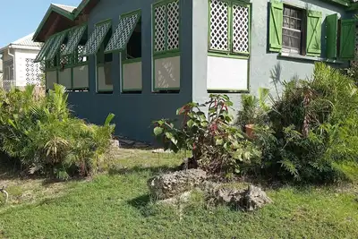 Image de Charming 2-bedroom apartment in lovely Bridgetown with Ac