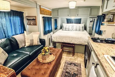 Image de Starlight Retreat Rv in Springtown with Ac, WiFi