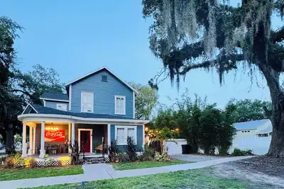 Image de Sunny 5-bedroom Family Central Florida Getaway - Ac, WiFi & Private Garden