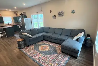 Image de Large Private Studio attached Garage Washer Dryer Ac WiFi Pet Friendly Sleeps 4