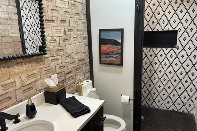 Image de The only lodge on the Nueces River