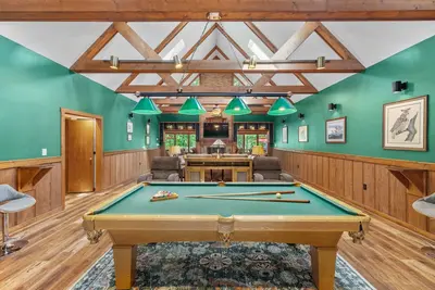 Image de 💦 Cool Goose Landing – Lakefront • Game Room • Large Deck • Private Dock ➠ 61