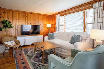 Image de 28-Days Stays Available near Holland State Park