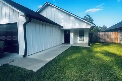 Image de Three bedroom home in the center of Leesville