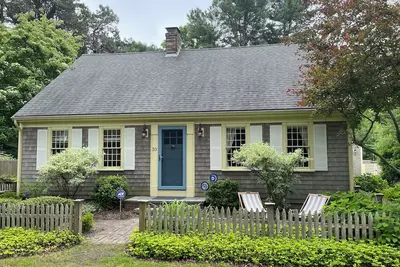 Image de Perfect Cape - 1 Mile to Old Silver Beach, 3 bed, 2 bath, Game Room, Central Ac