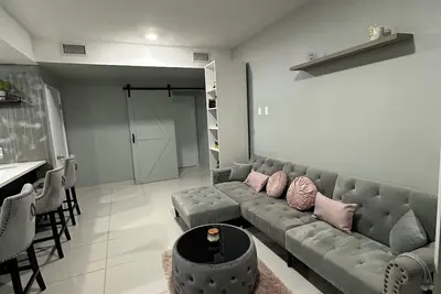 Image de 3-bedroom townhome in charming Naranja with Ac, WiFi