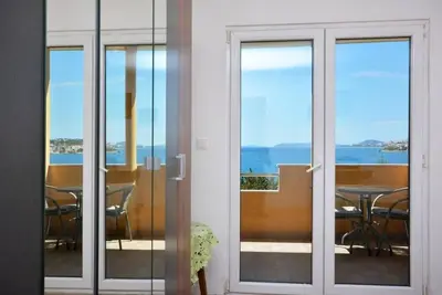 Image de Appartement de deux chambres avec le balcon et la vue sur le mer Stobrec, Split (A-24508-a)