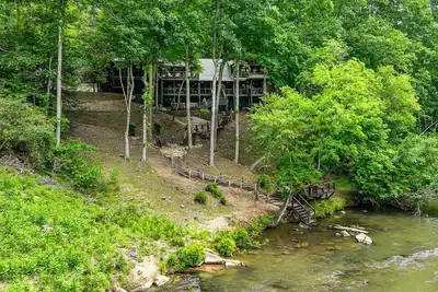 Image de Whisperbend Lodge | Ellijay, Ga