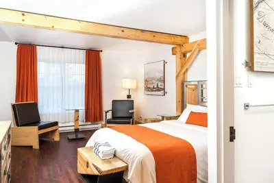 Image de Serene Family Retreat | 2 Units w/Forest Trail, Horseback Riding & Spa Amenities