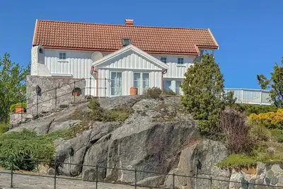 Image de Maison confortable de 4 chambres à.