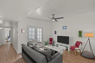 Image de Luxe Tucson Digs Walking to U of A