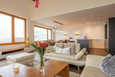 The 3. 5 room apartment located in Flims Dorf in a quiet and well-connected area.