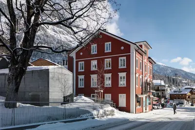 The luxurious 4. 5 room attic apartment, 120m2  is located in a historic building