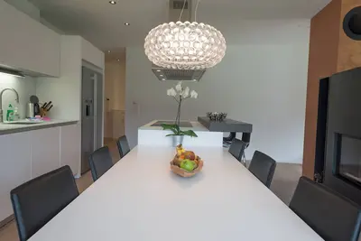 Image de Luxurious 130m2 apartment (3. 5 rooms).