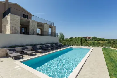 Image de Maison de vacances privée avec bain à remous, piscine privée, Wifi, climatisation, Tv, terrasse