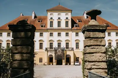 Image de Elegant Versailles Stay for 3 |Breakfast Included