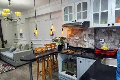 Image de 2 BRs Urban Oasis: Airport & Metro