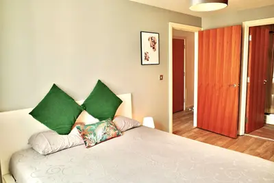 Image de Central 2br Birmingham Apt - Free Parking