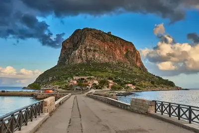 Image de Cosmo Room 2 | Seaside Retreat | Monemvasia Castle