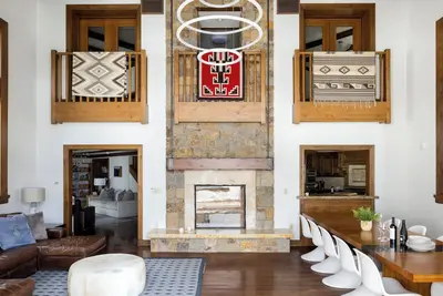 Image de Outpost: Residence 771 at the Four Seasons