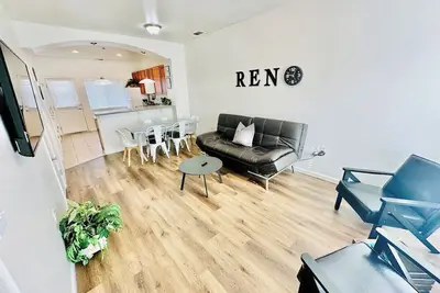 Image de Duplex Townhouse/4 Bd & 4 Baths/sleeps14/Unit 8gh