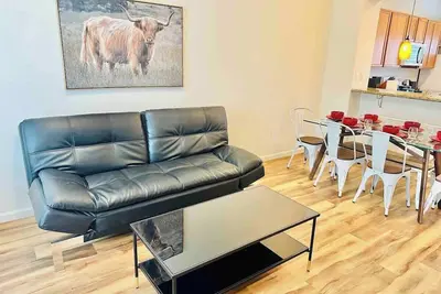 Image de Triplex Bring The Entire Team/6Bd 6. 5Ba/Sleeps21