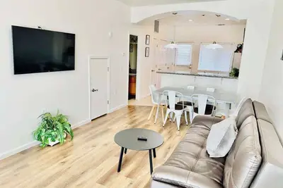 Image de Triplex/Sleeps21/7. 5Bath