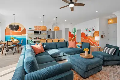 Image de Spacious Home, 8min to Lakes and golf, 30min Zion, GameRoom, Fast WiFi +Large Yard