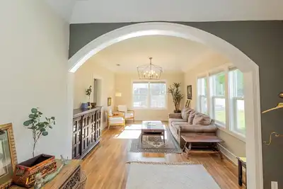 Image de Tyler Gem - Cozy 2br + Fast WiFi & Ac