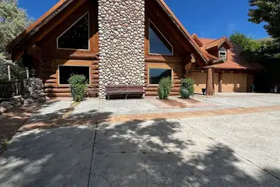 Image de Delightful retreat Log Home in Horseshoe Bend, Id